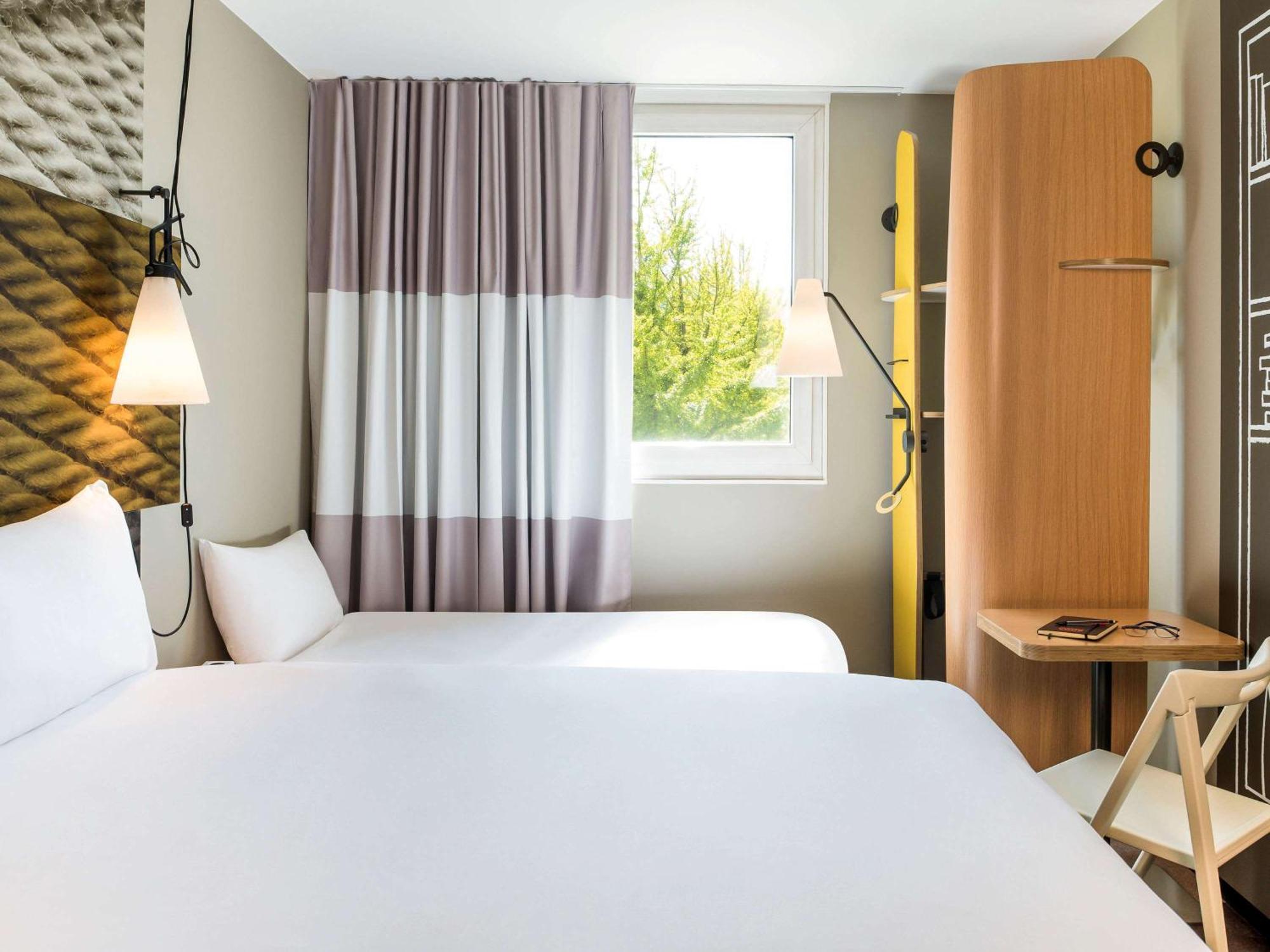 Standaard Kamer met 1 Tweepersoonsbed en 1 Eenpersoonsbed